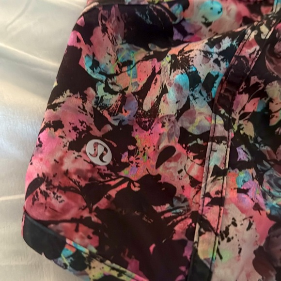 Lululemon shorts - Picture 4 of 4